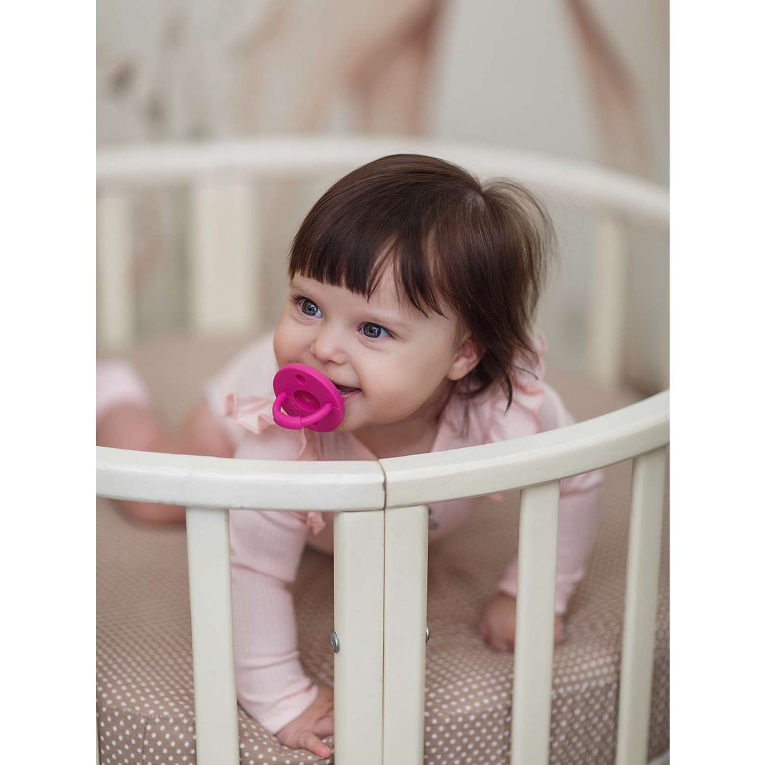 Соска-пустышка Mibella ортодонтическая силиконовая 0-36 месяцев розовая - фото 2