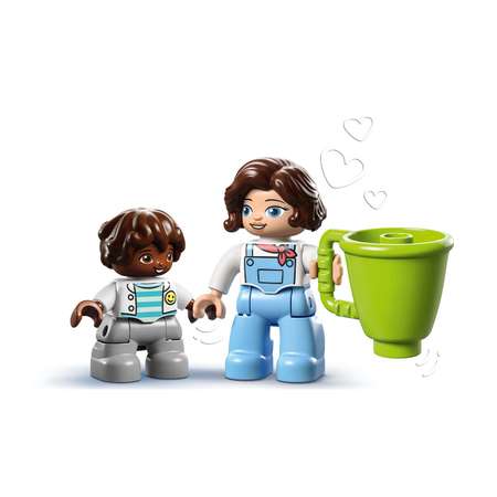 Конструктор LEGO DUPLO «Семейный дом на колесах» 31 деталь 10986