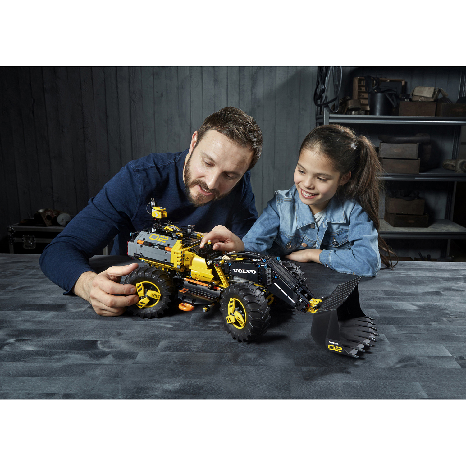 Конструктор LEGO Technic Volvo колёсный погрузчик ZEUX 42081 - фото 55