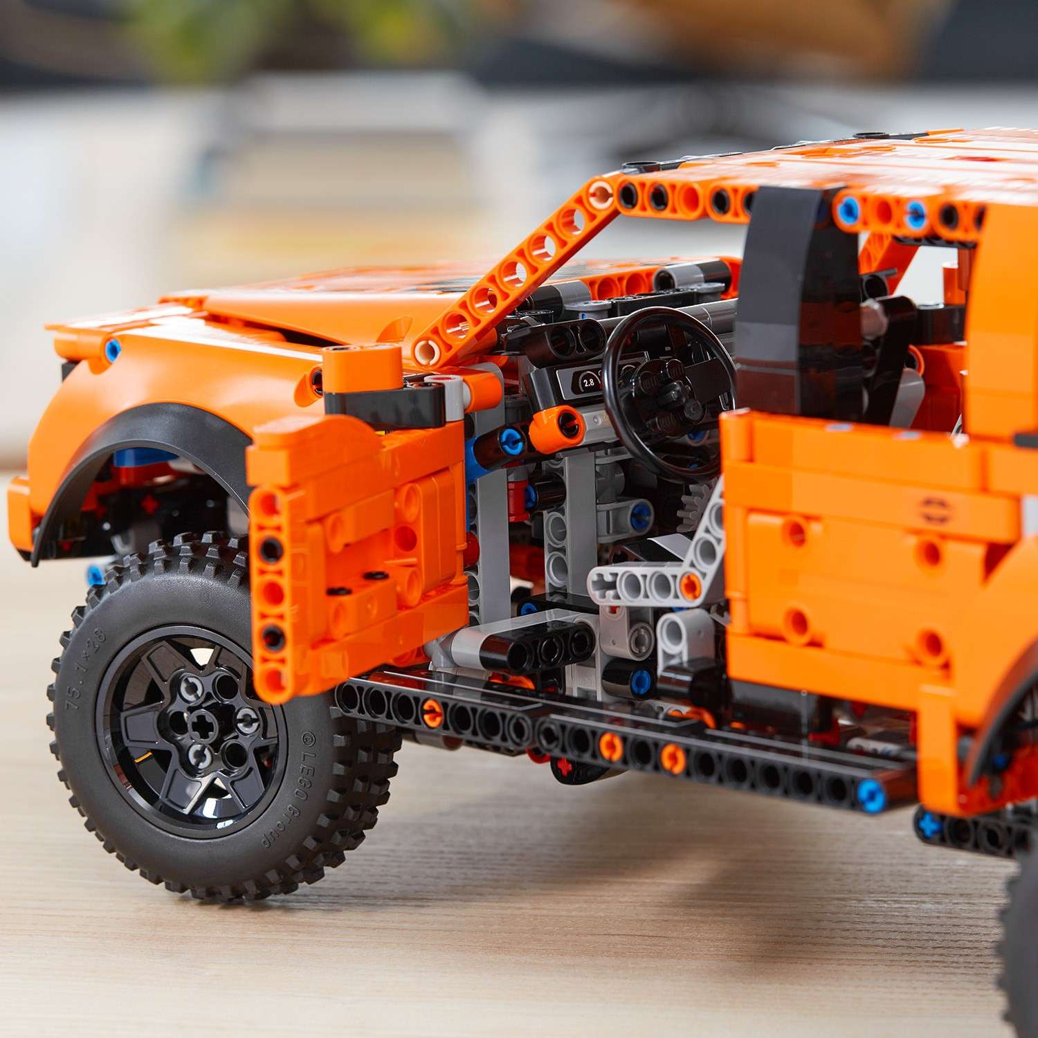 Конструктор LEGO Technic Ford F-150 Raptor 42126 купить по цене 13999 ₽ в  интернет-магазине Детский мир