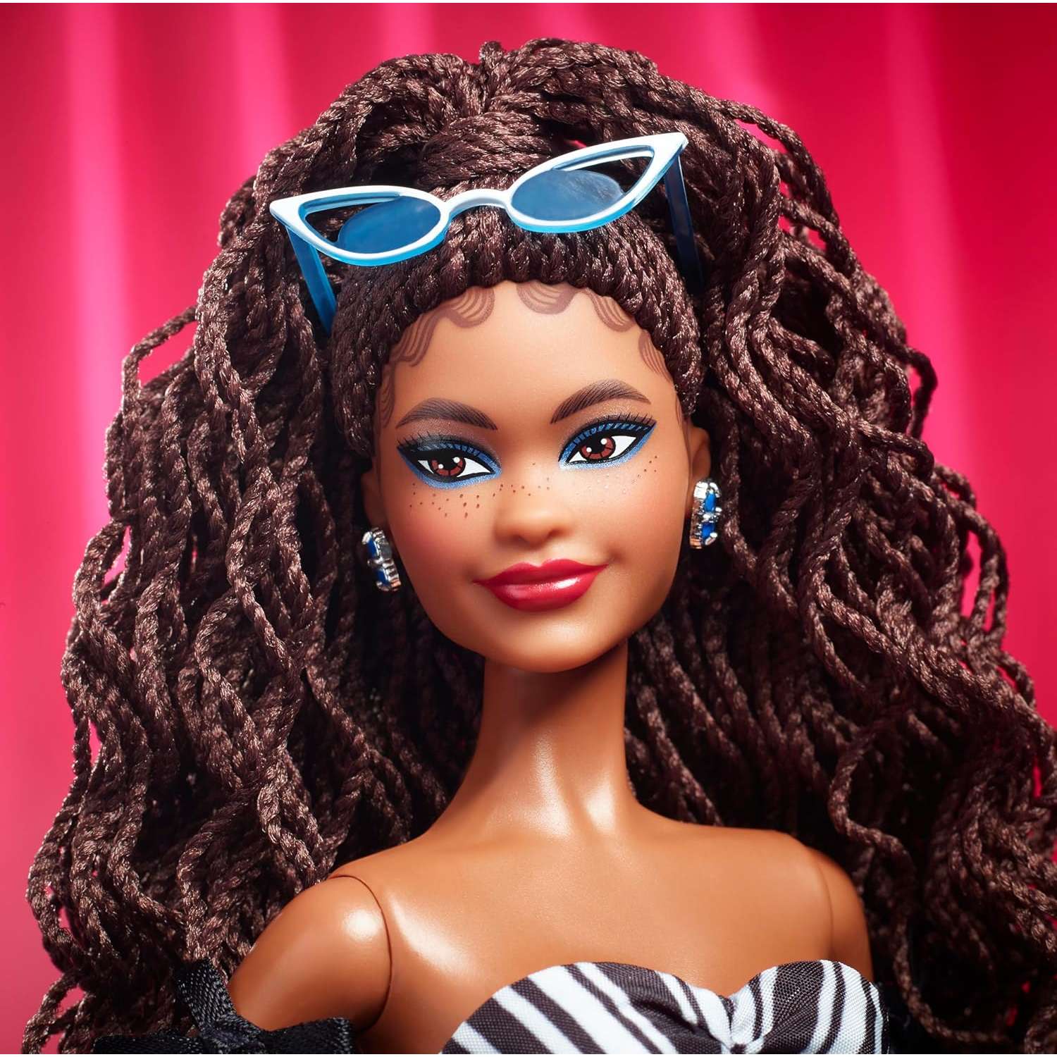 Кукла Barbie Signature 65th Anniversary брюнетка HRM59 HRM59 - фото 4