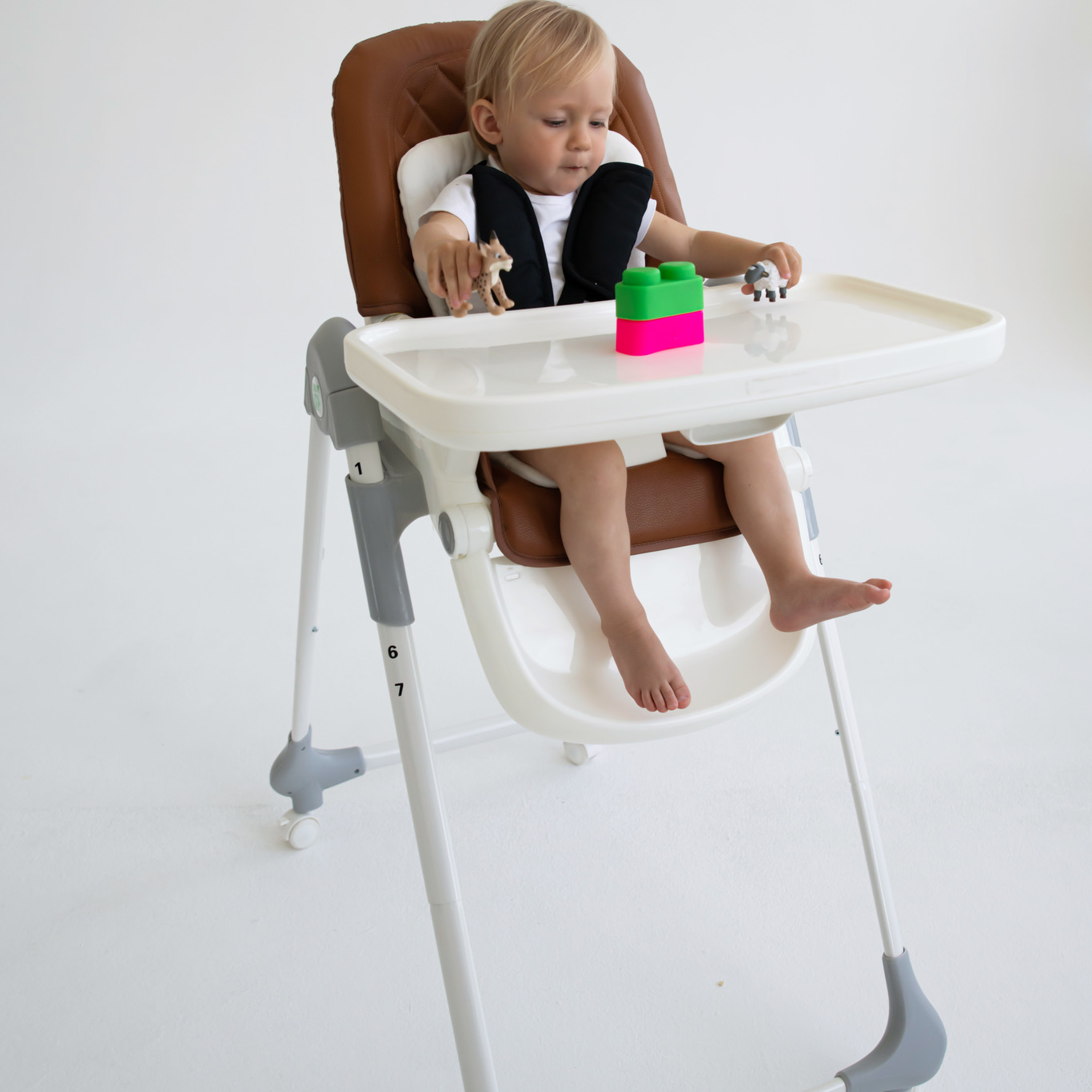 Стульчик для кормления Grown Up Baby High Chair Brown классический - фото 4