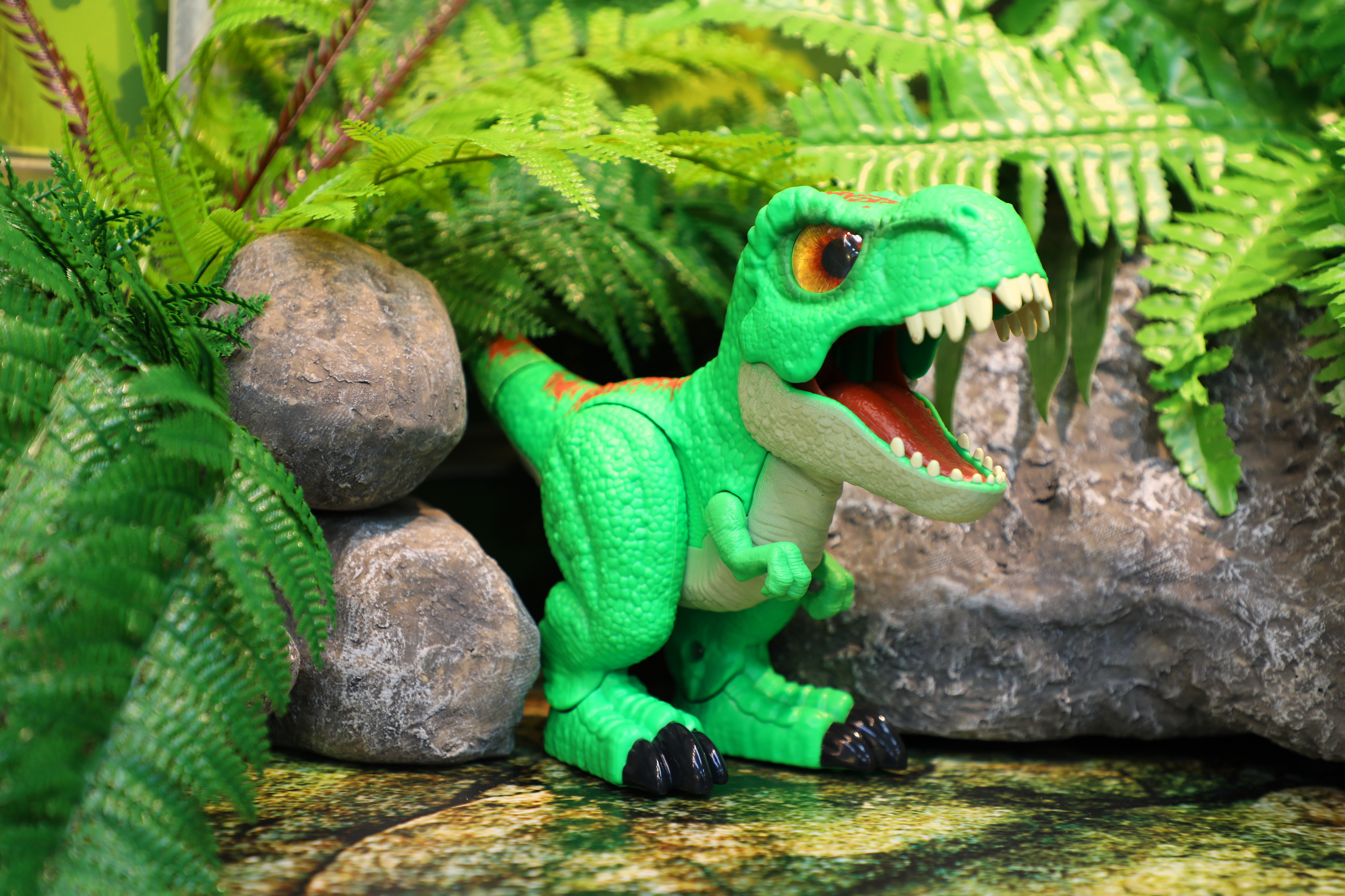 Интерактивный динозавр Dinos Unleashed Т-рекс со звуковыми эффектами - фото 6