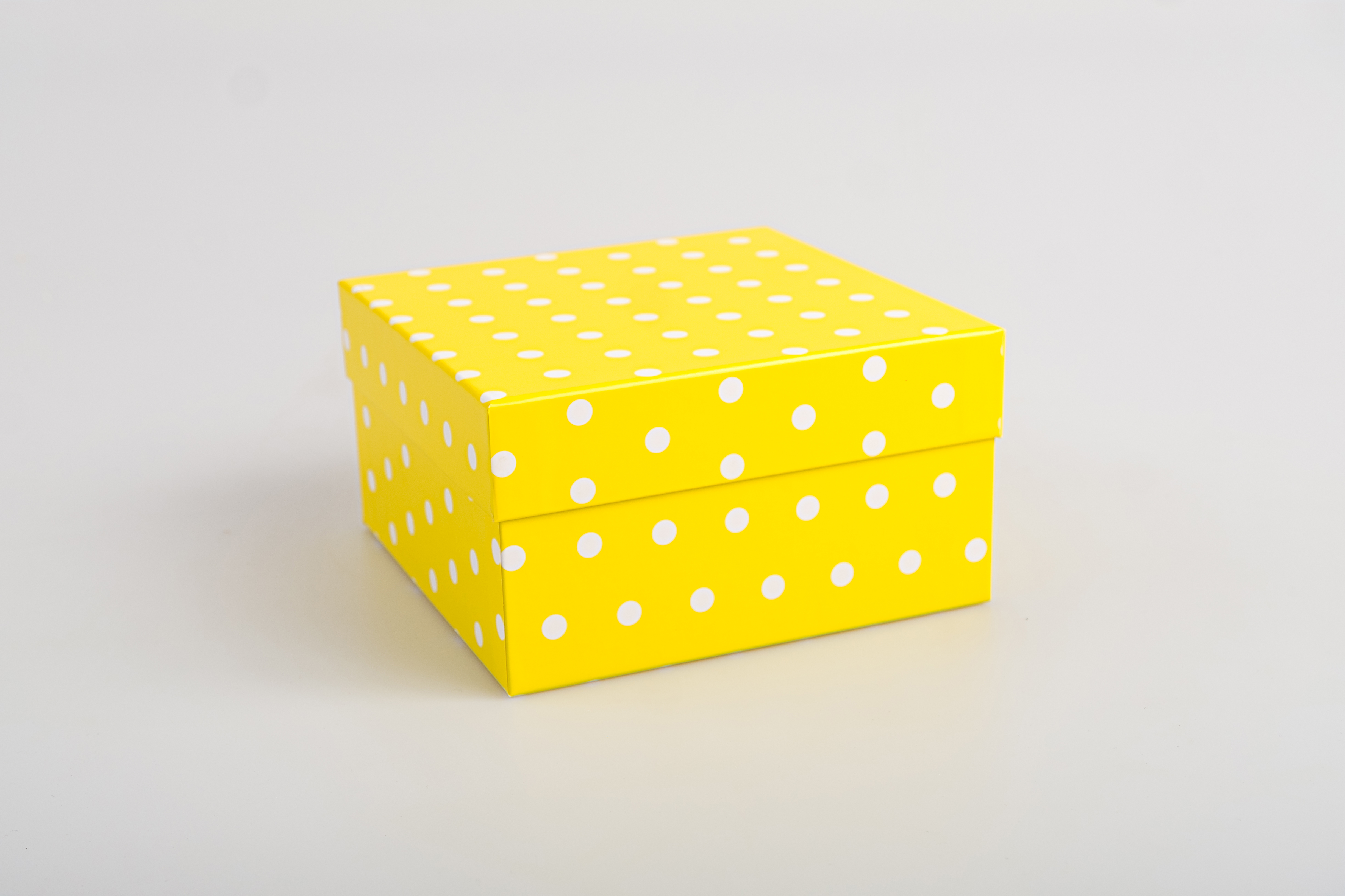 Коробка подарочная Cartonnage Квадратная Веселые горошкижелтый белый - фото 7