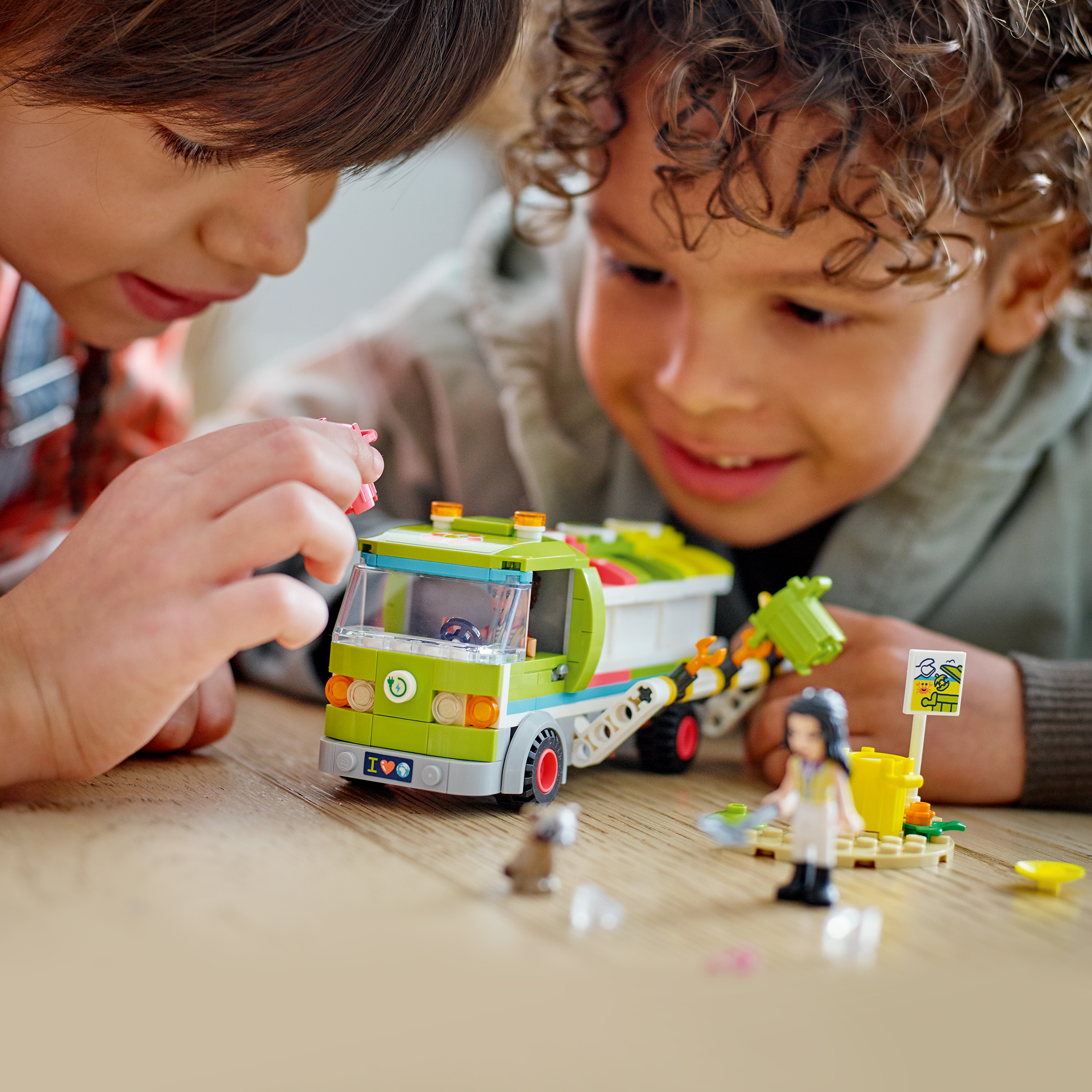 Конструктор LEGO Friends Recycling Truck 41712 - фото 12