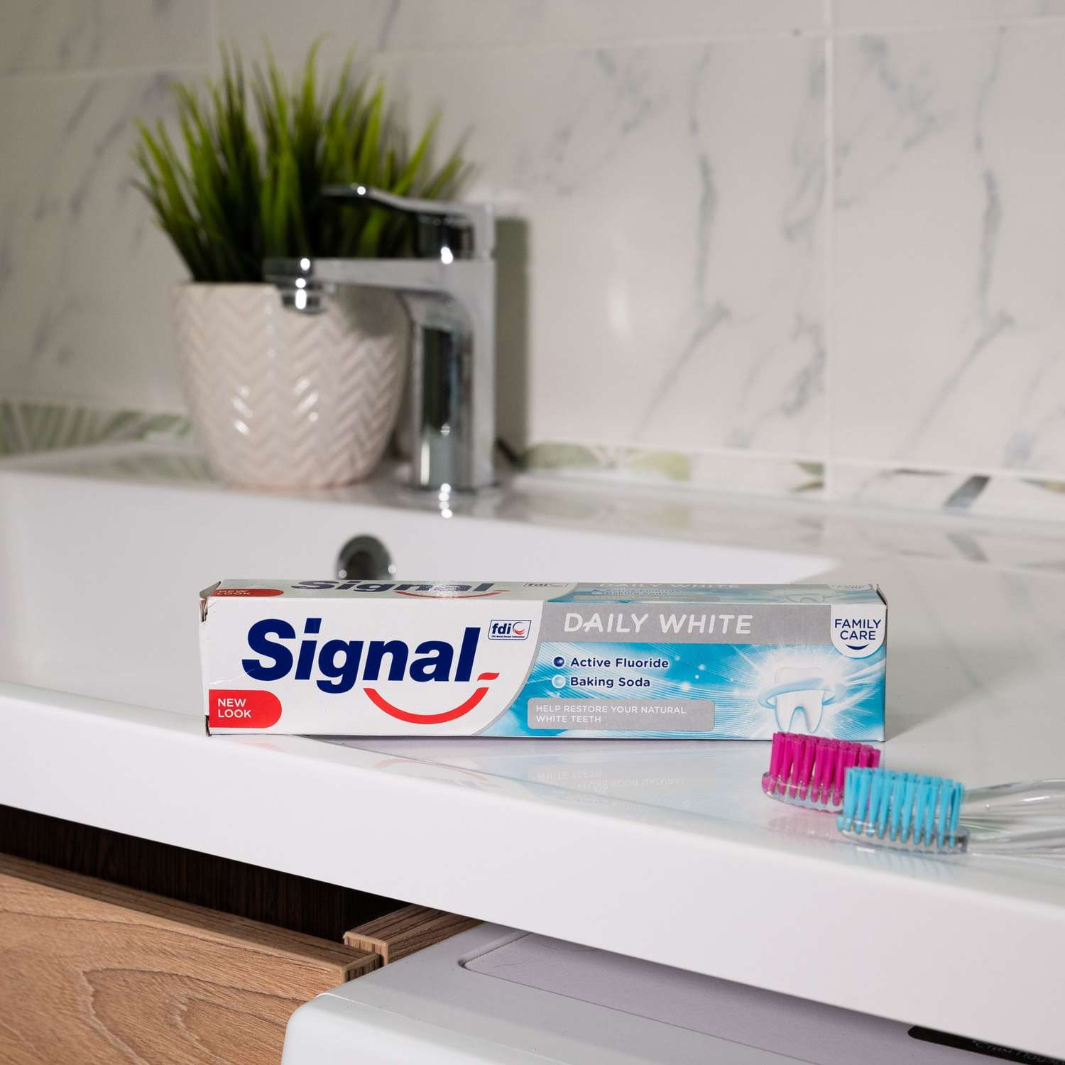 Зубная паста отбеливающая Signal DAILY WHITE 75 мл - фото 3