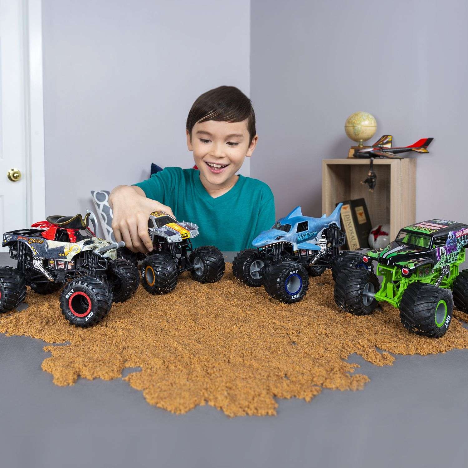 Автомобиль Monster Jam 1:24 без механизмов 6060924 - фото 6