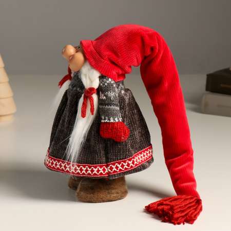 Кукла интерьерная Зимнее волшебство «Бабусечка в длинном красном колпаке и сером платье» 25 см