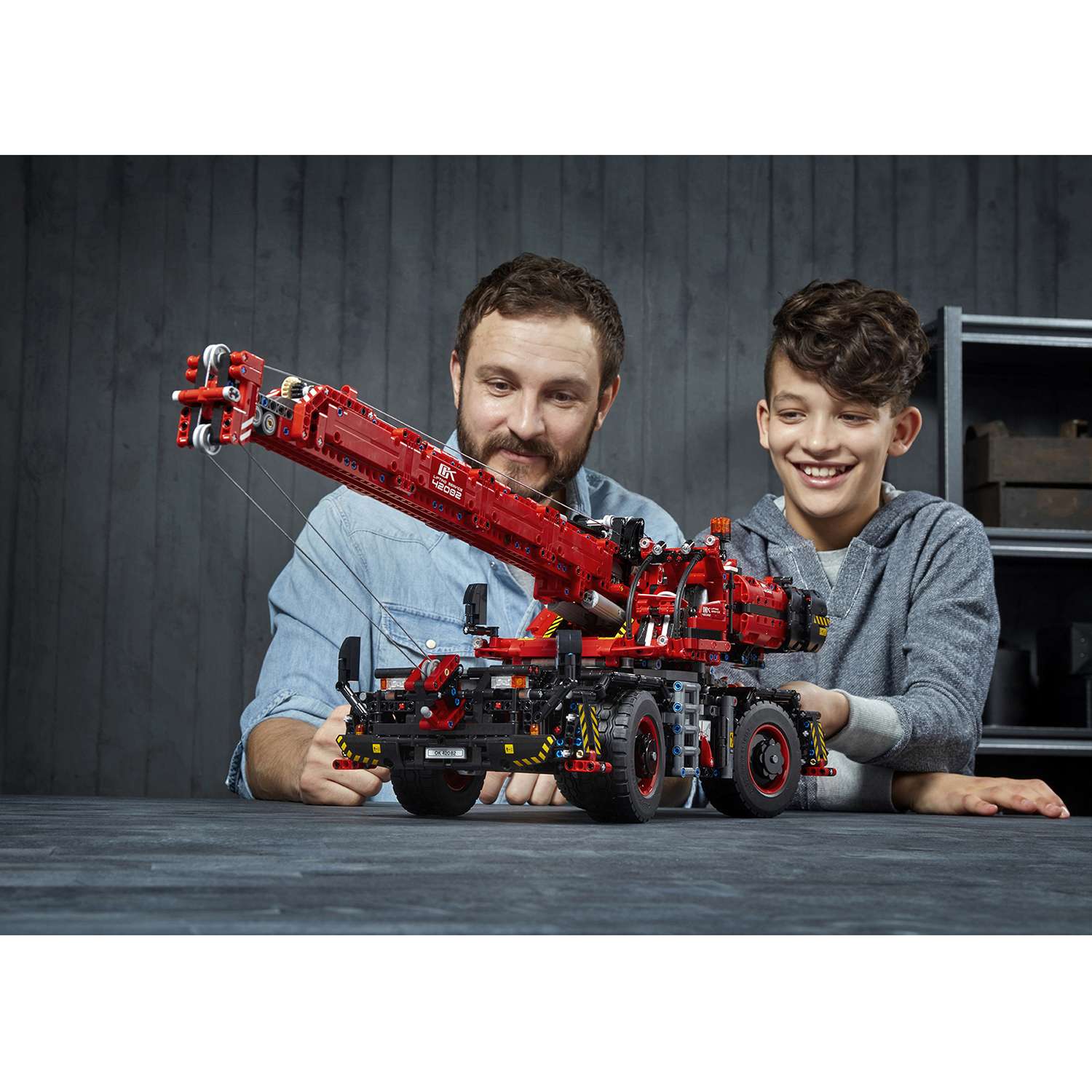 Конструктор LEGO Technic Подъёмный кран для пересечённой местности 42082 - фото 45