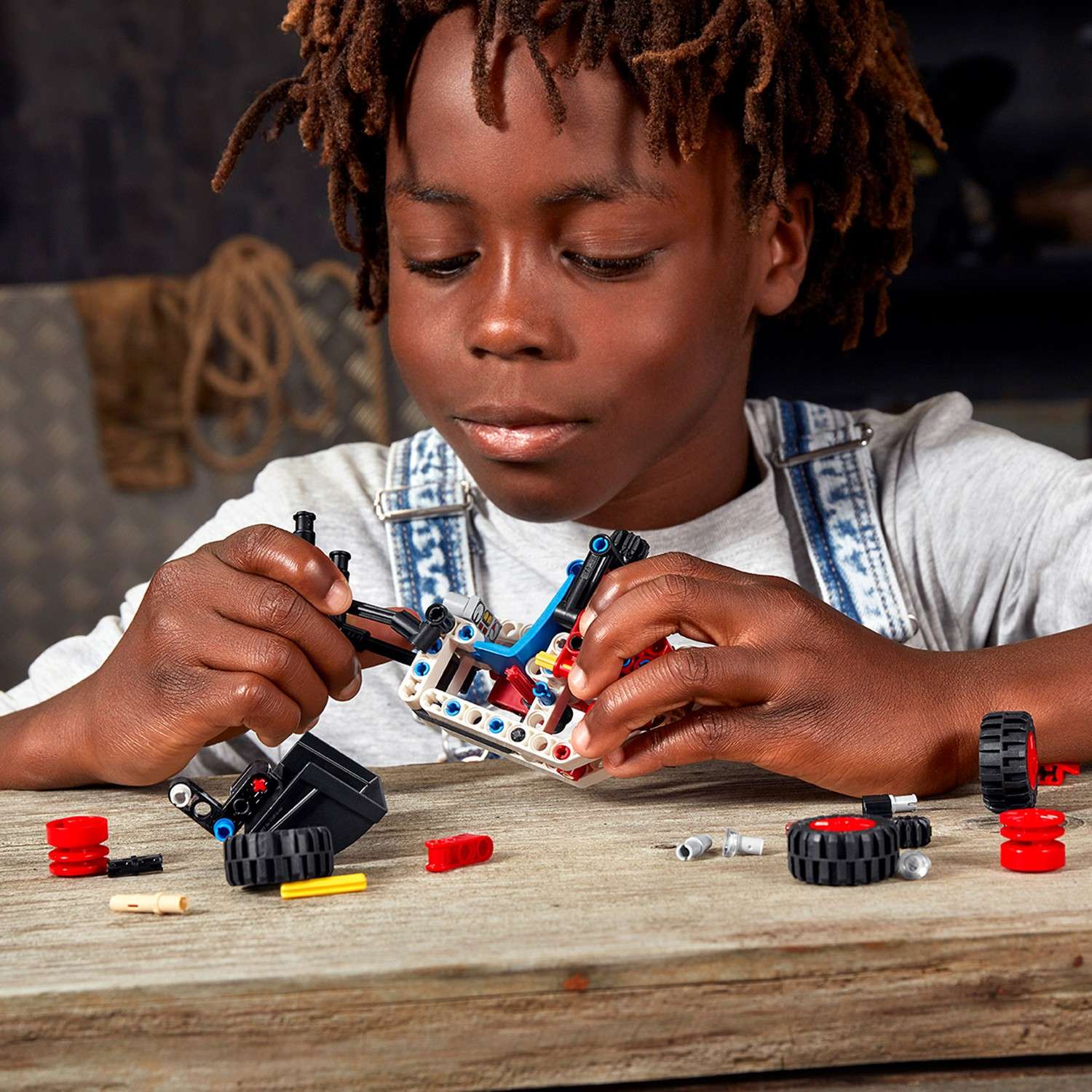 Конструктор LEGO Technic Фронтальный погрузчик 42116 - фото 11