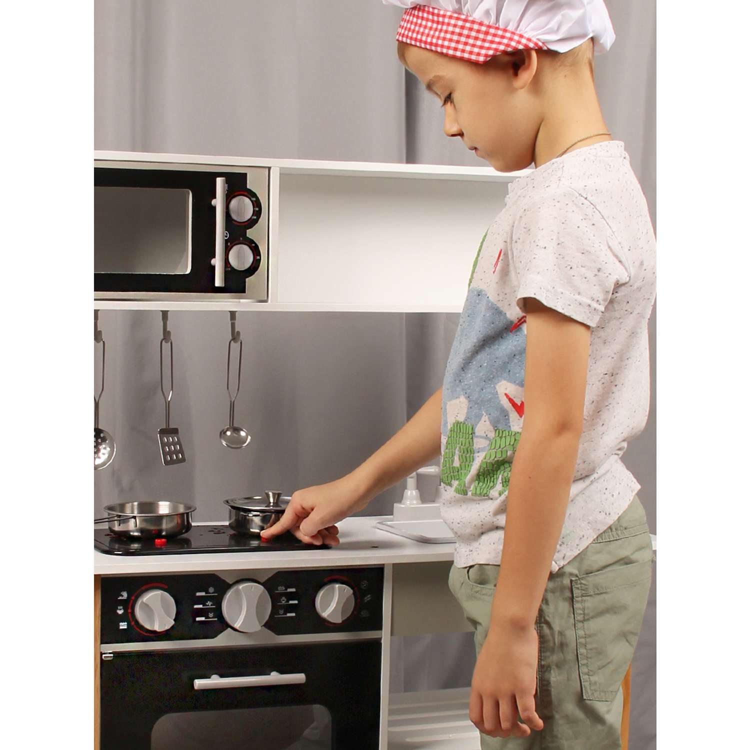 Детская кухня деревянная Lisa Doll с посудой и техникой - фото 14