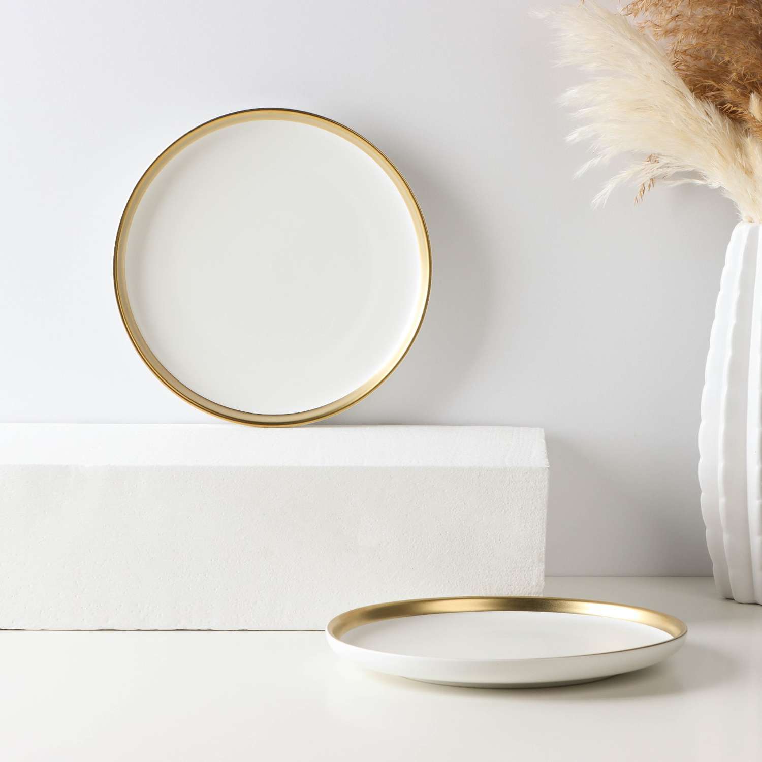 Набор Sima-Land керамических тарелок «День» 2 предмета: d=20 5 см цвет белый - фото 1