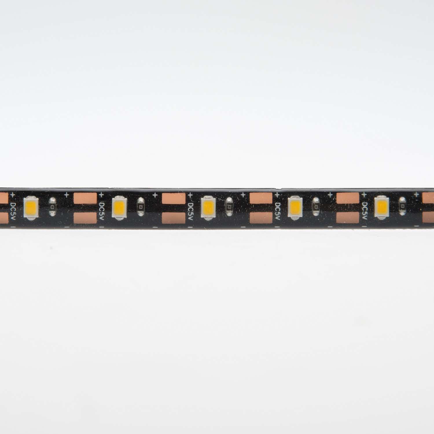 Светодиодная лента LAMPER теплая белая USB с клеевым основанием для подсветки телевизора и компьютера - фото 4