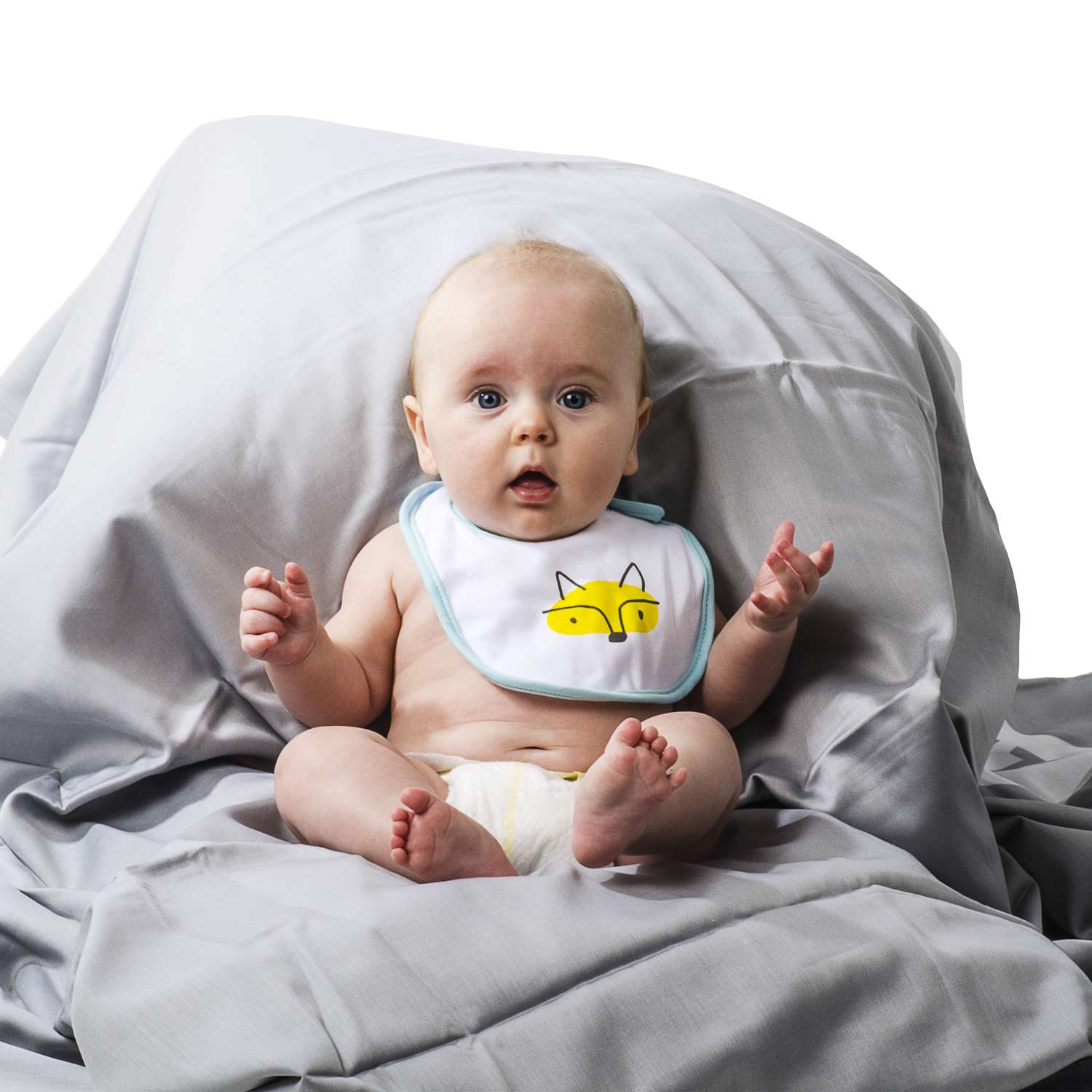 Набор подарочный Pampers Подгузники Premium Care Newborn Эконом упаковка 2-5кг 72шт+салфетки влажные Sensitive 12шт+носочки+шапочка+нагрудник - фото 3