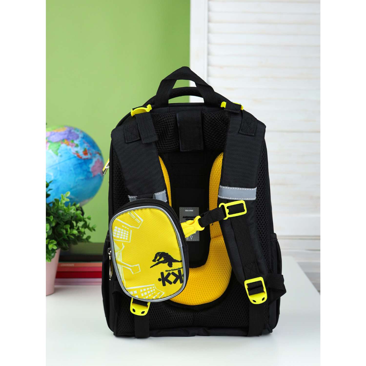 Школьный формованный ранец Проф-Пресс Паркур цвет желтый размер 38х23х20 см - фото 16
