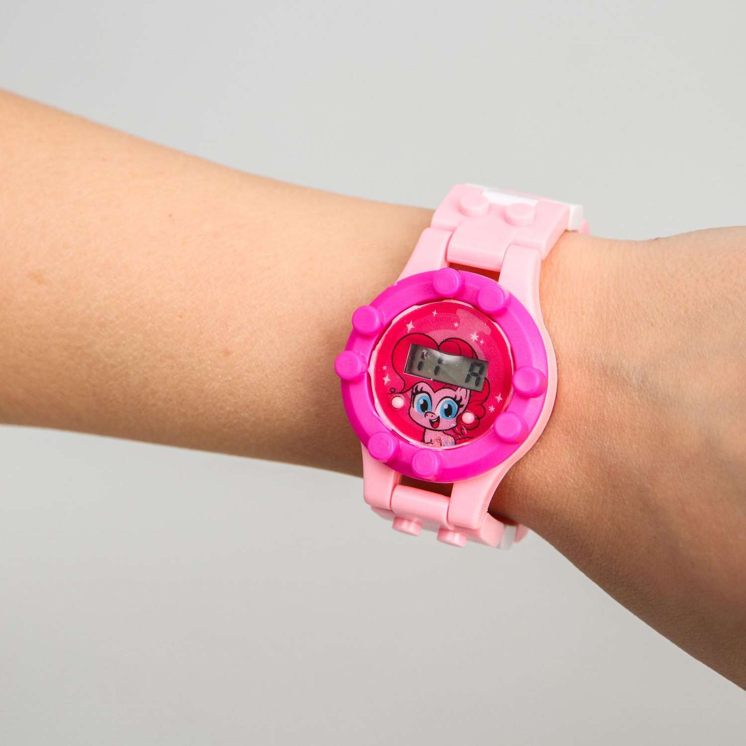 Часы наручные электронные Hasbro Пинки Пай My Little Pony с ремешком конструктором - фото 4
