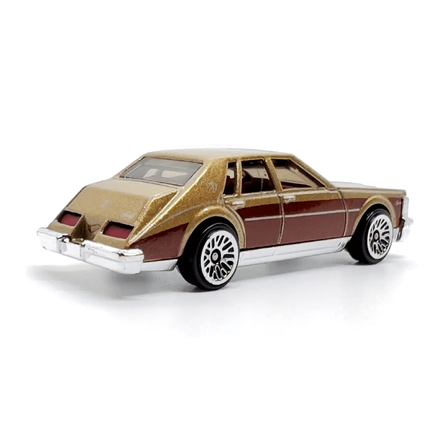 Игрушечная машинка Hot Wheels 82 cadillac seville 5785-A75-HKG85 - фото 2