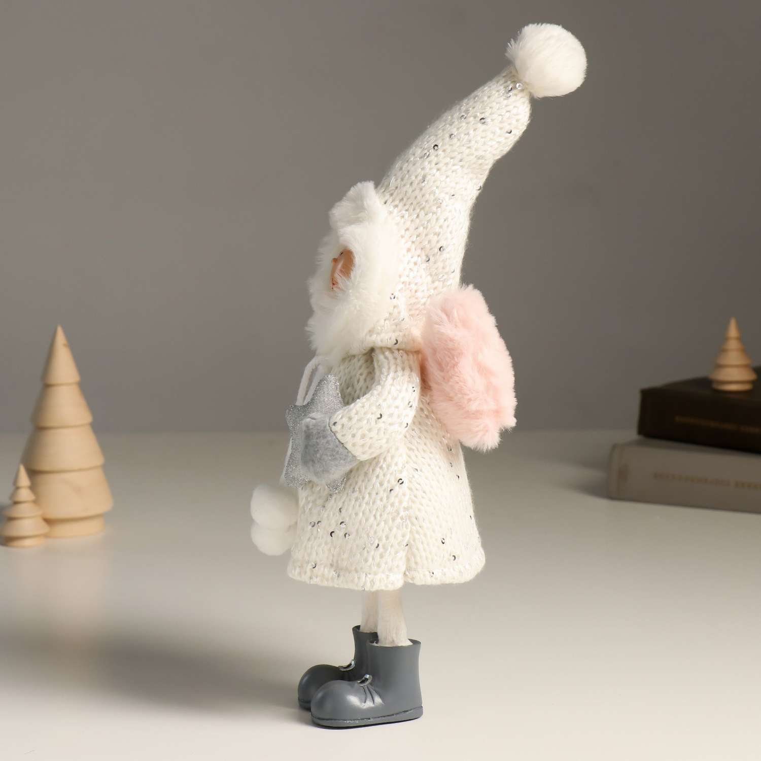 Кукла интерьерная Зимнее волшебство «Ангелочек Еся в белом вязаном платье с капюшоном-колпаком» 34 см - фото 4