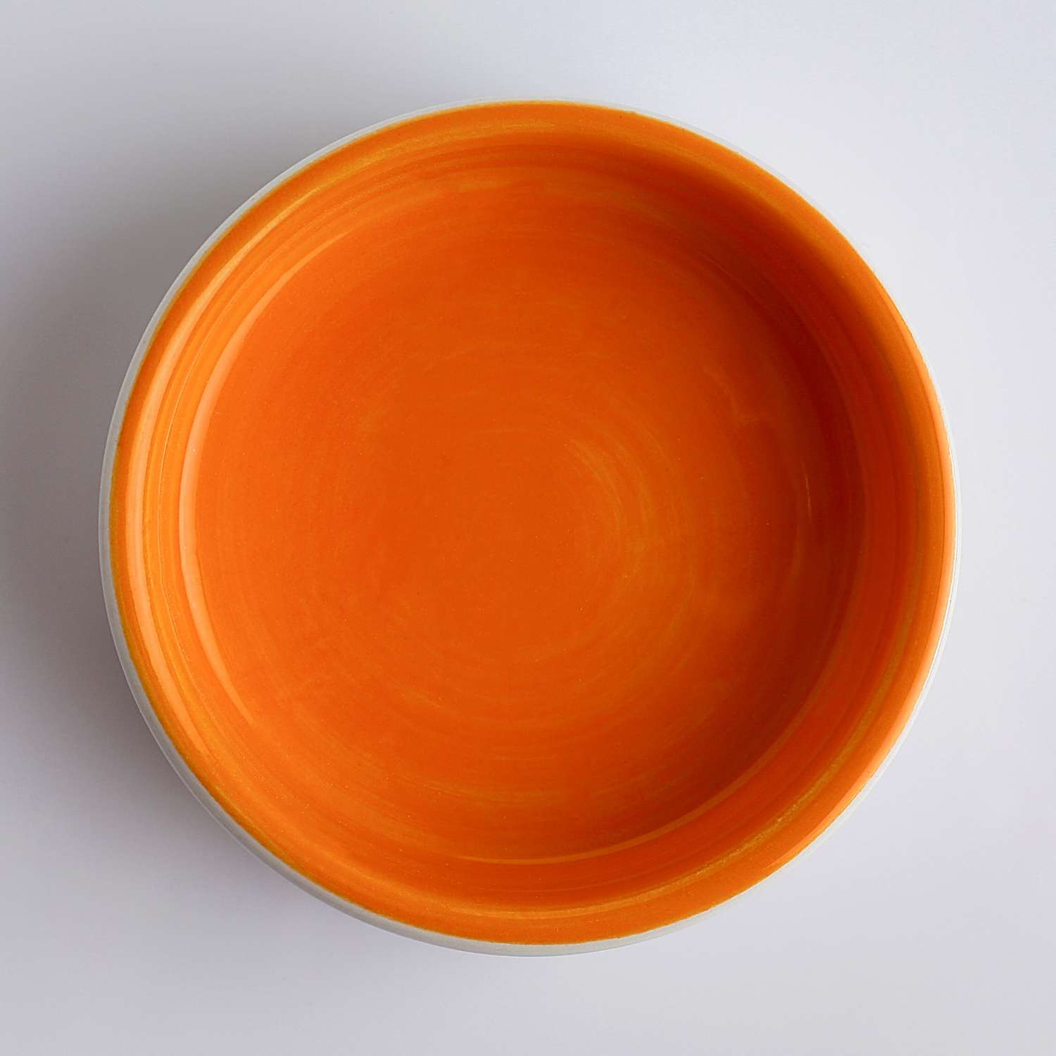 Миска Пижон керамическая для грызунов двухцветная с морковками 80мл 8.8х8.8х3 см оранжево-белая - фото 2