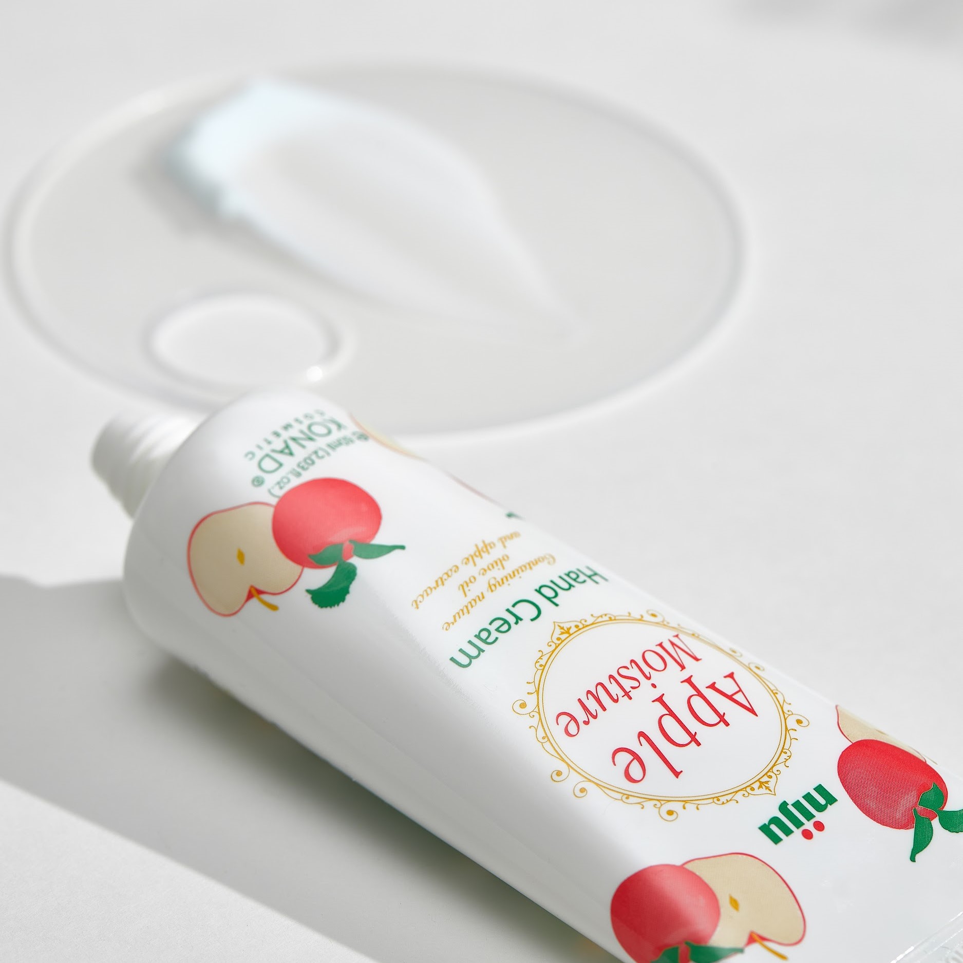 Увлажняющий крем для рук Konad niju Apple Moisture Hand Cream с экстрактом яблока - фото 3