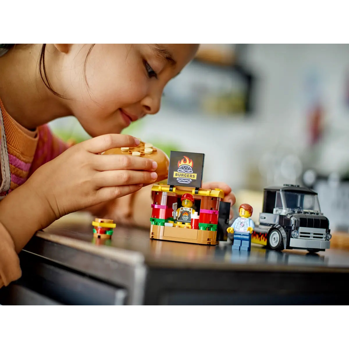 Конструктор LEGO City Бургер Трак 60404 - фото 8