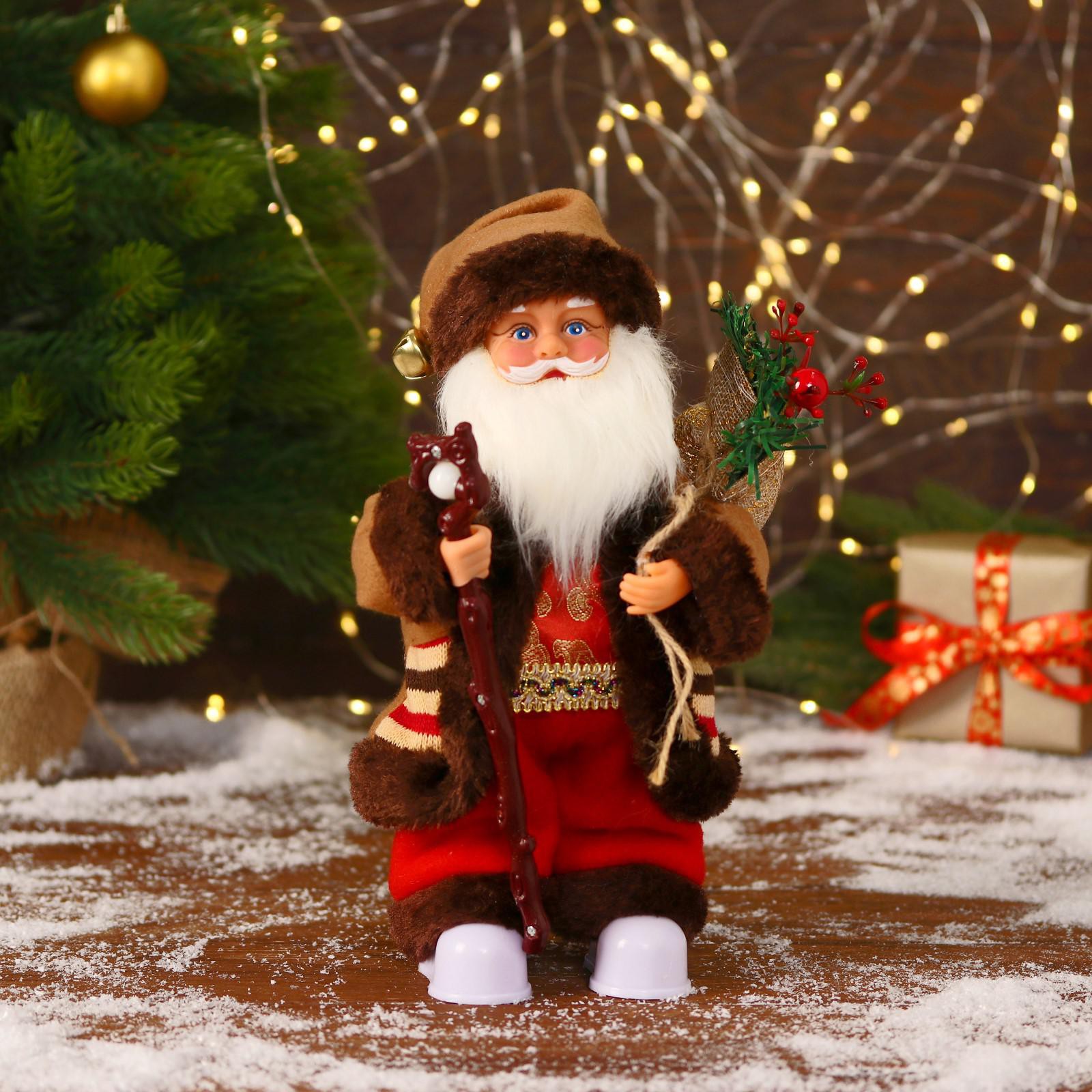 Дед мороз Зимнее волшебство «В коричневой шубке с посохом» двигается 11х30 см - фото 1