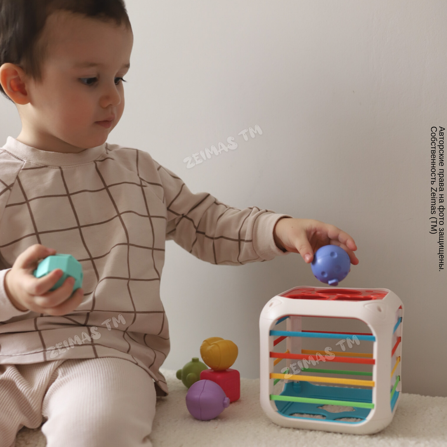 Сортер-куб Zeimas 6 фигурок монтессори с функцией погремушки развивающая игрушка - фото 2
