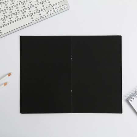 Тетрадь ArtFox с черными листами 15 листов «Люби смейся живи»