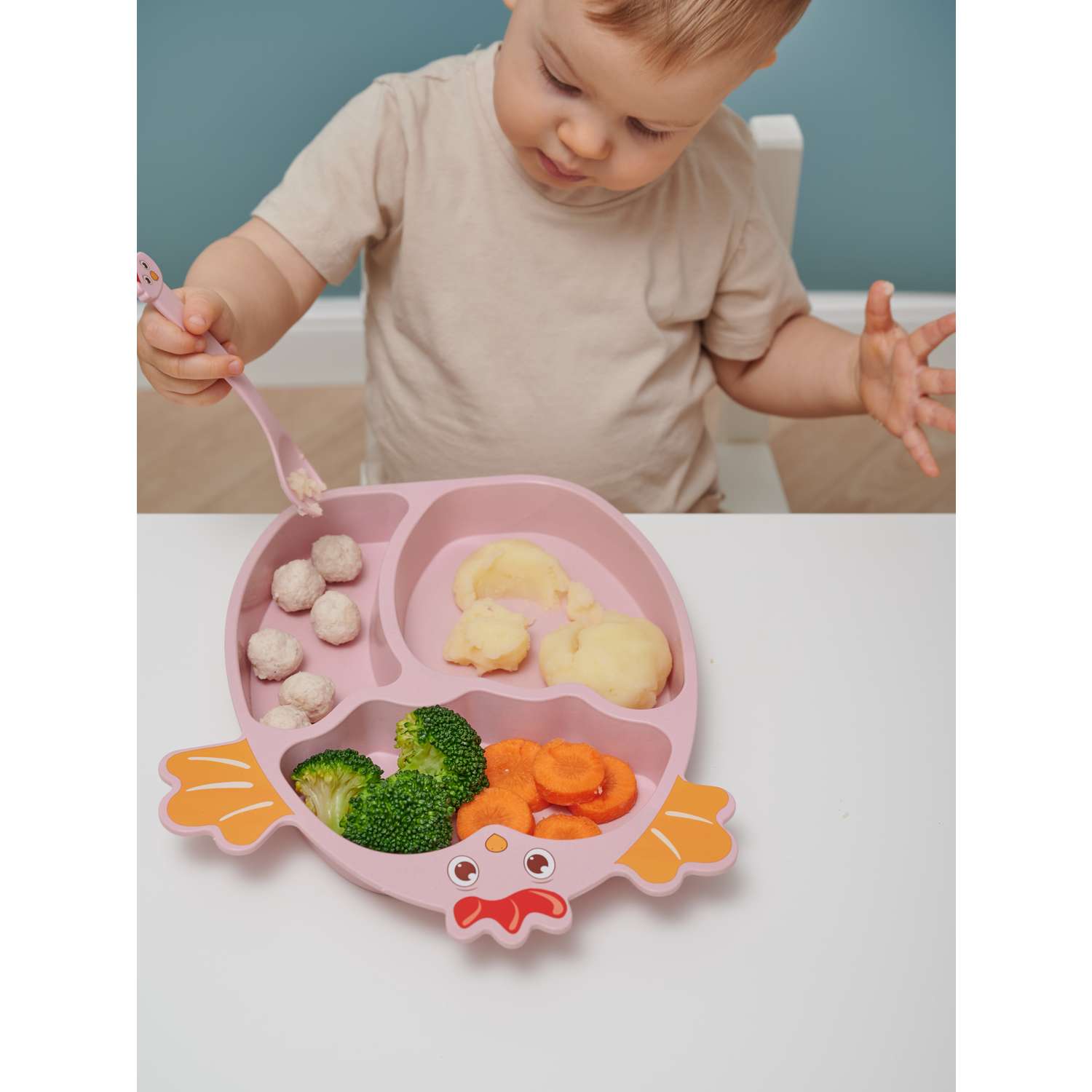 Набор детской посуды Добрый Филин Тарелка вилка ложка Цыпленок розоваый 4 предмета - фото 9