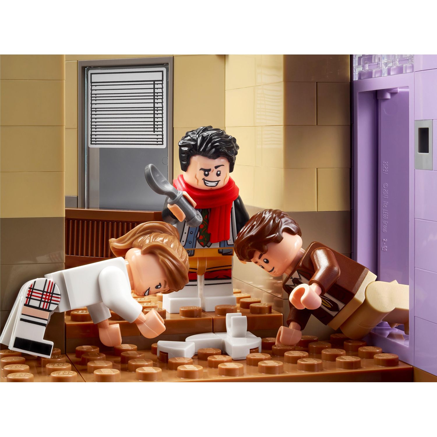 Конструктор LEGO Icons Квартиры героев сериала Друзья 10292 - фото 11