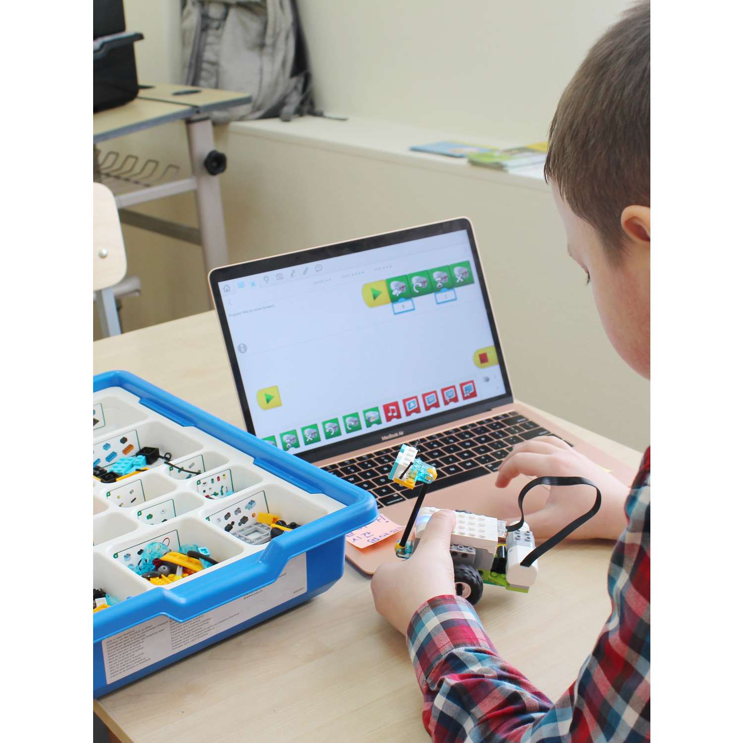 Базовый набор WeDo 2.0 ROBO MASTER 45300 - фото 15