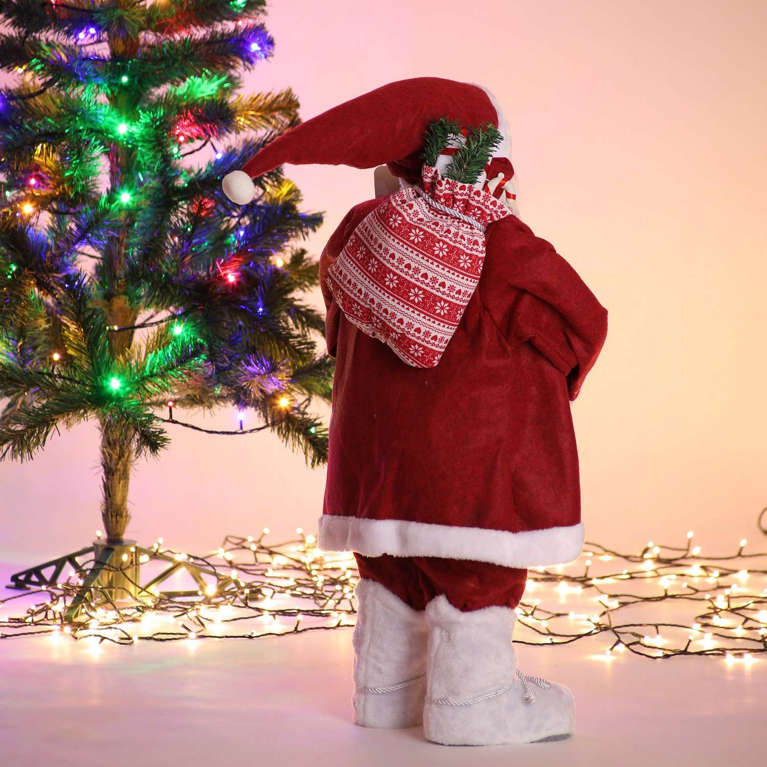 Фигура декоративная BABY STYLE Дед Мороз красный с лыжами 80 см - фото 4