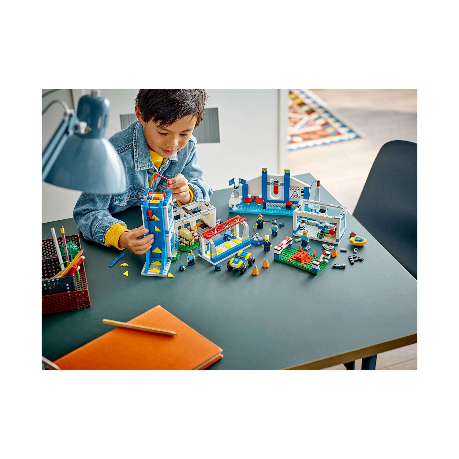 Конструктор LEGO City Police «Академия полицейской подготовки» 823 детали 60372 - фото 16