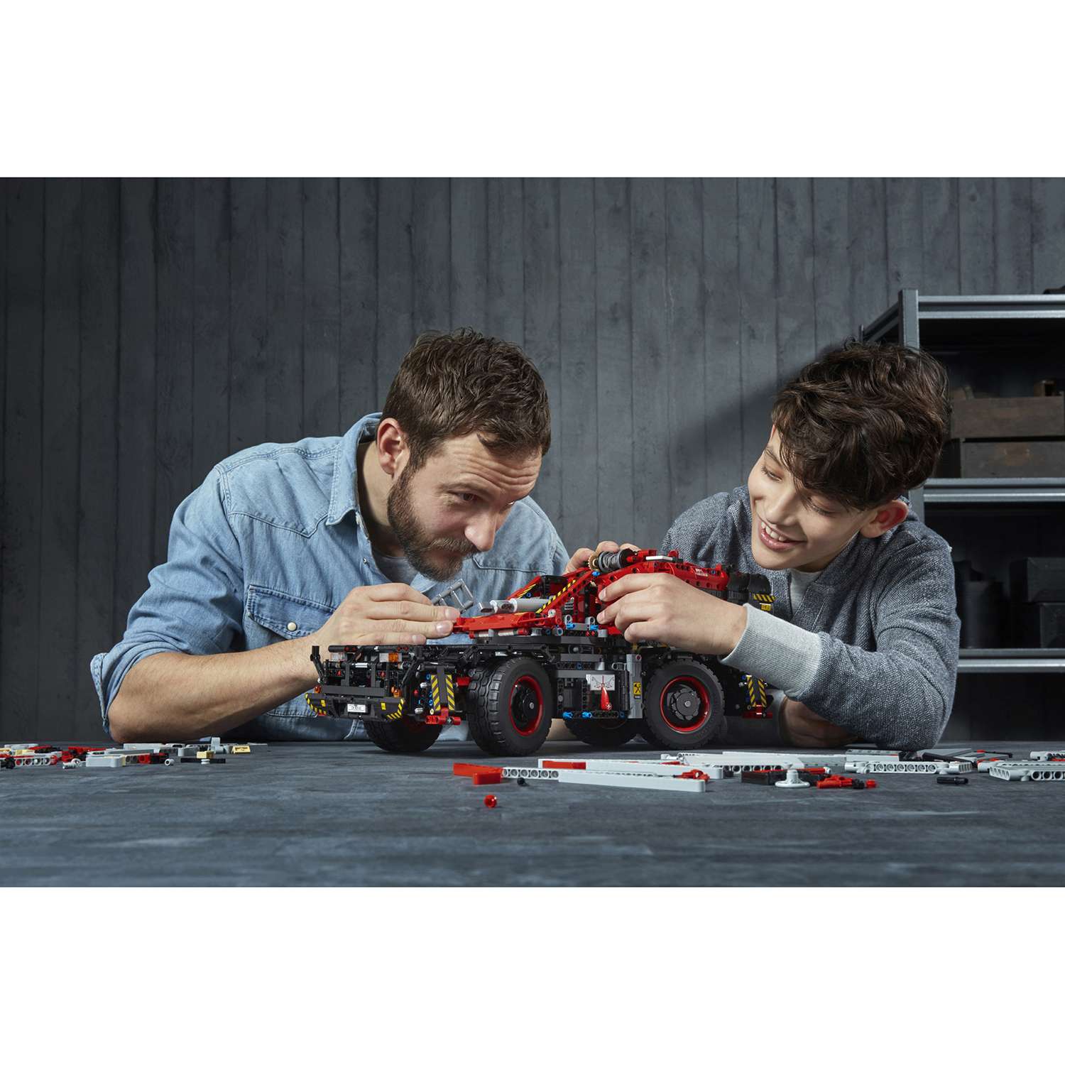Конструктор LEGO Technic Подъёмный кран для пересечённой местности 42082 - фото 22