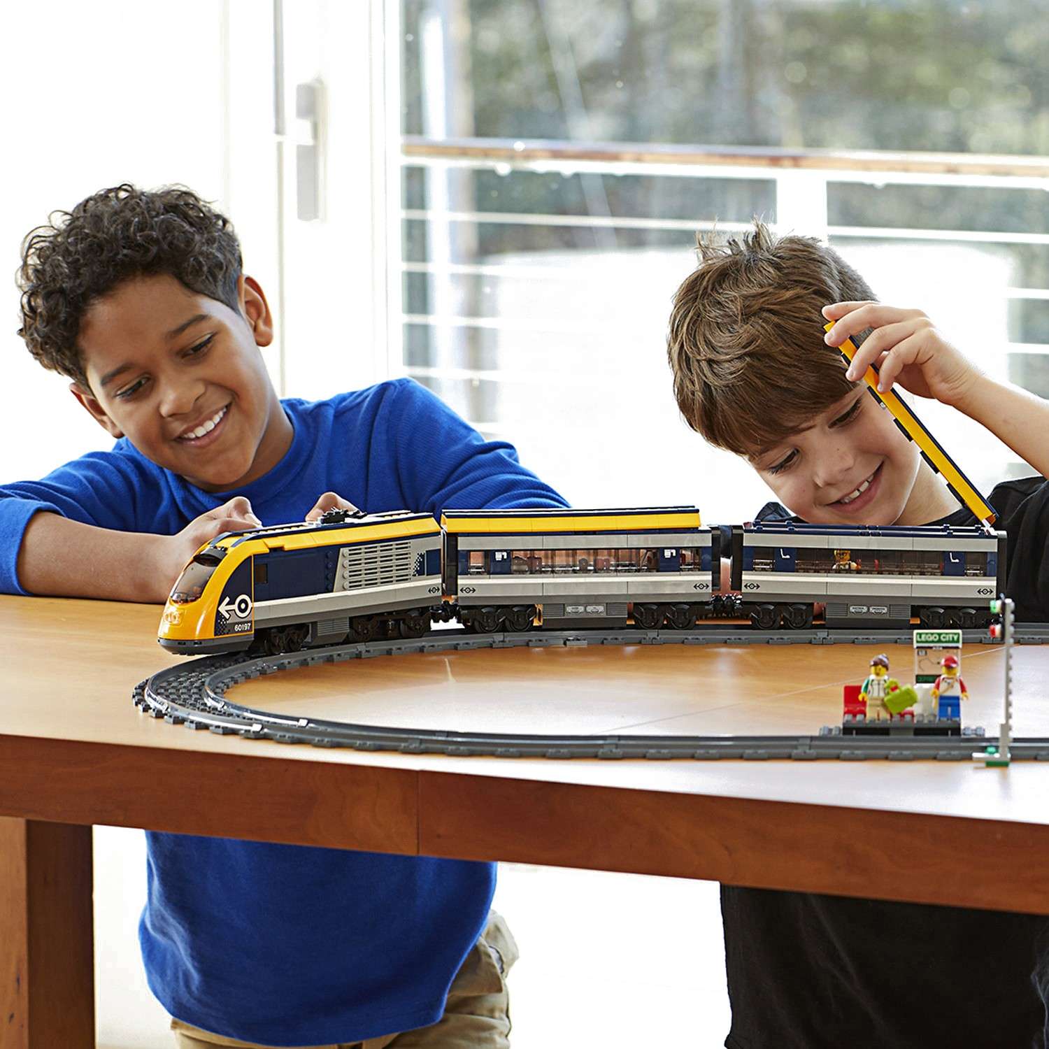 Конструктор LEGO City Trains Пассажирский поезд 60197 - фото 9