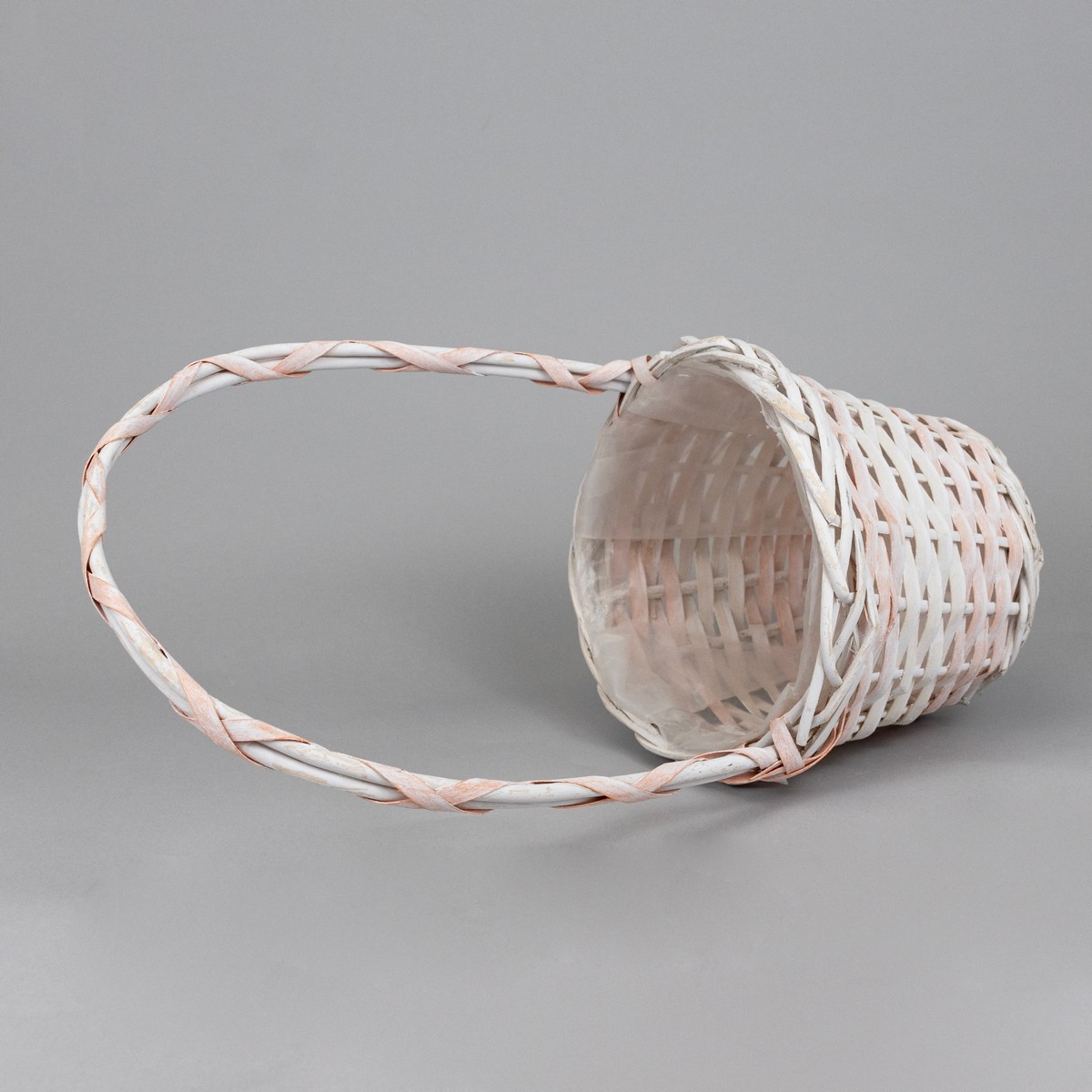 Набор корзин Азалия Декор плетеных из прутьев ивы 2шт D20x16xH43см цвет белый и персиковый - фото 8