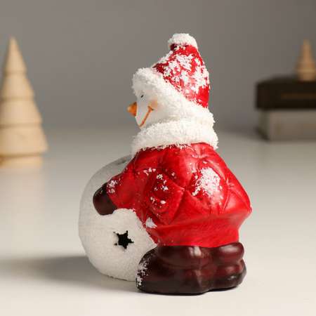 Сувенир Sima-Land керамика свет «Снеговик в красном пуховике со снежным шаром» 10 8х8х13 7 см