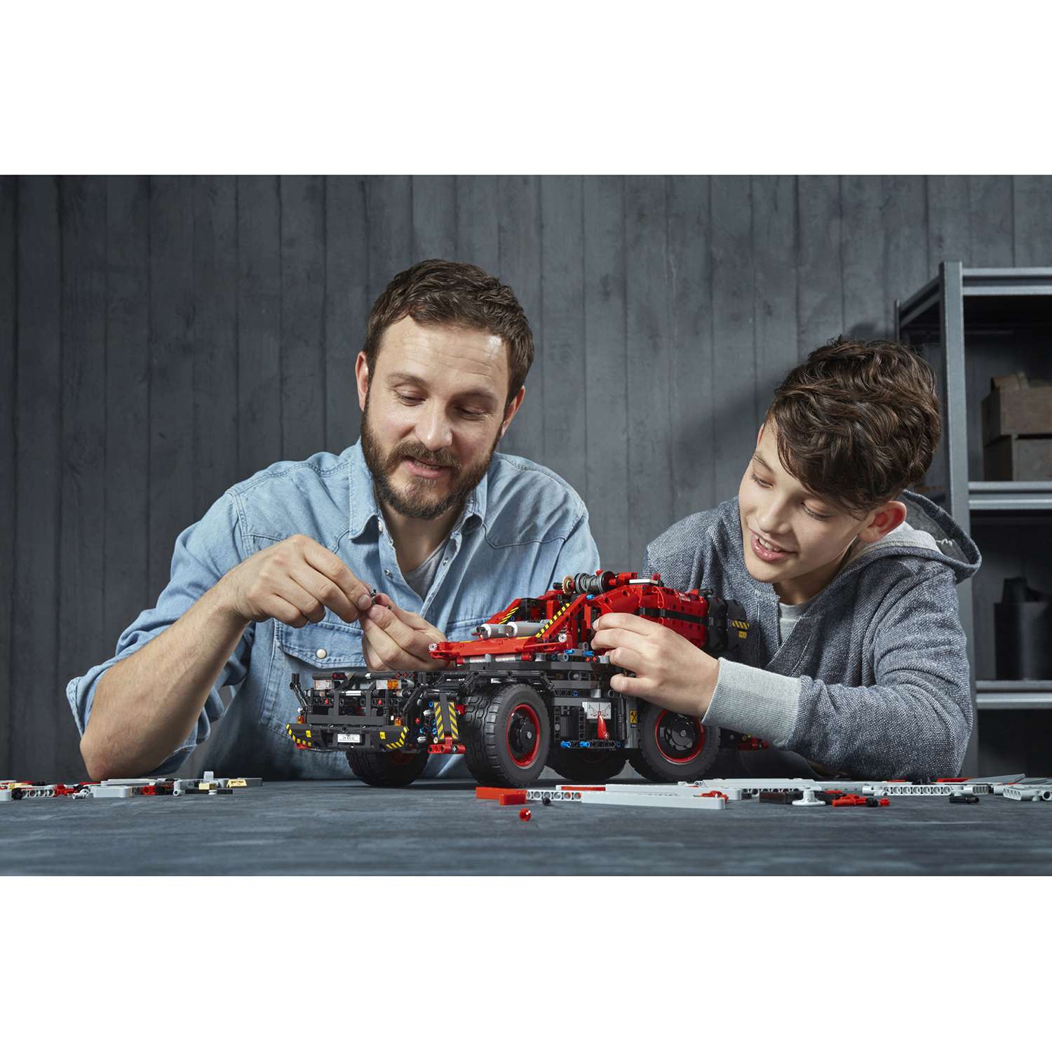 Конструктор LEGO Technic Подъёмный кран для пересечённой местности 42082 - фото 25