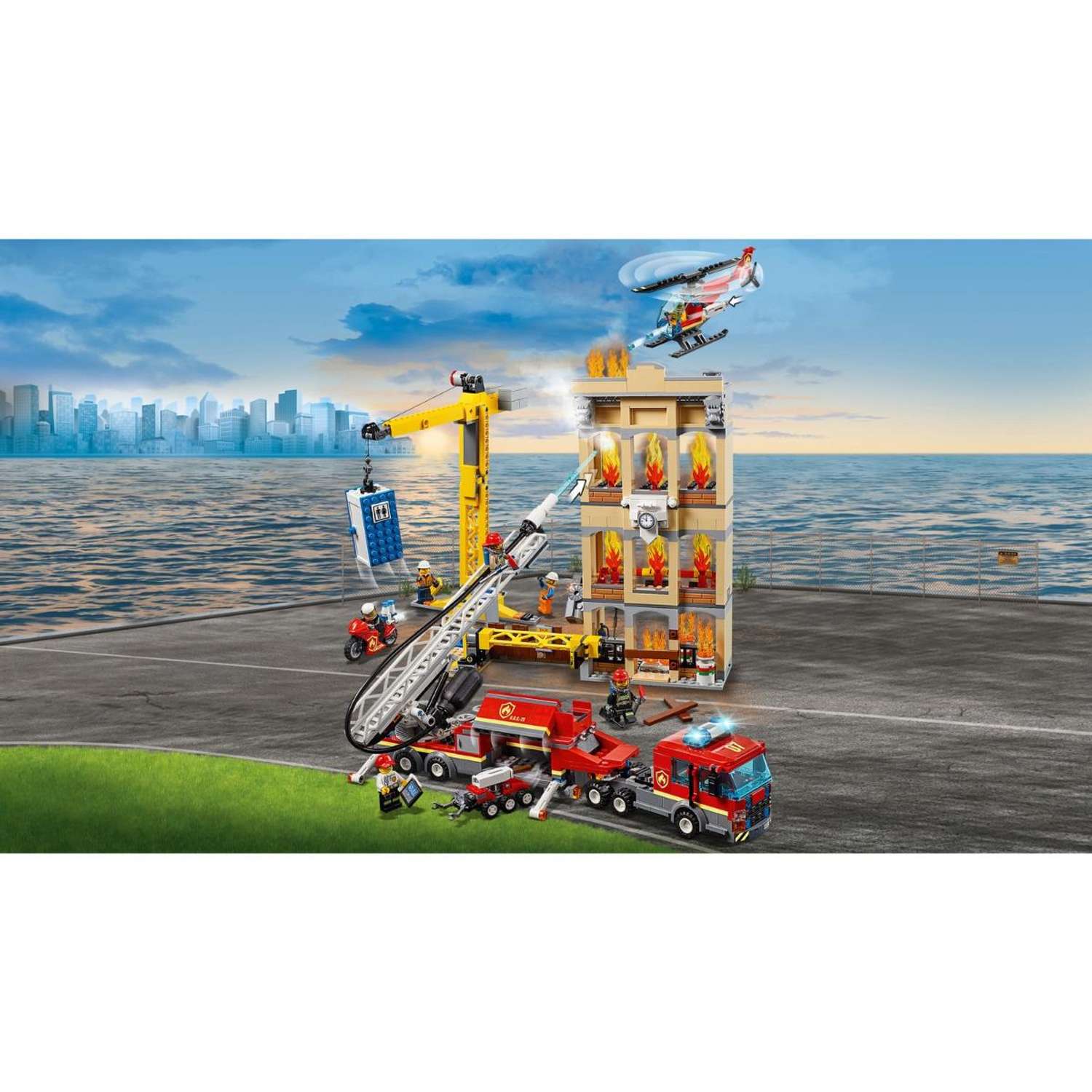 Конструктор LEGO City Fire Центральная пожарная станция 60216 - фото 6