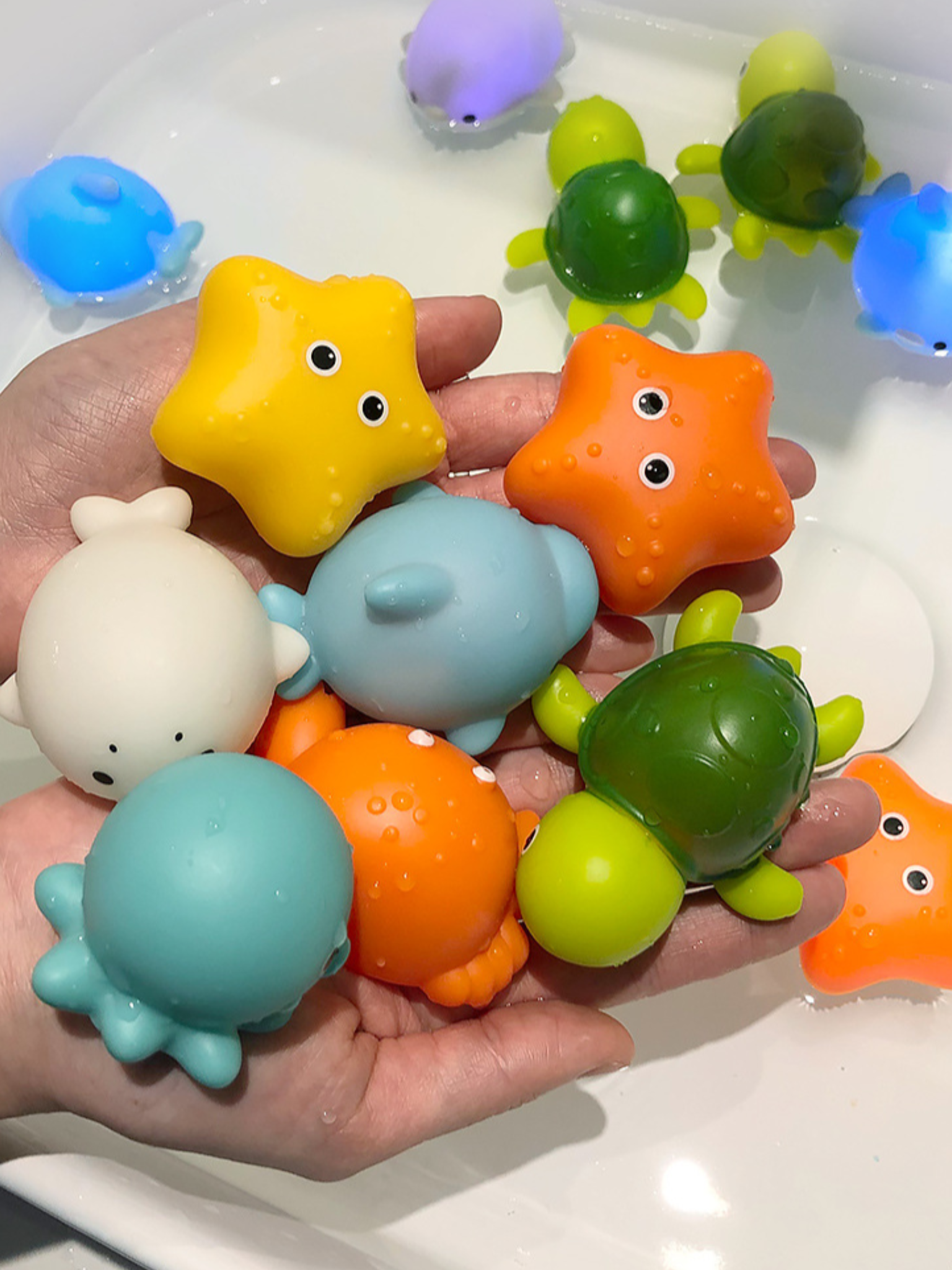 Игрушки для купания SHARKTOYS с сачком и светящимися животными - фото 9