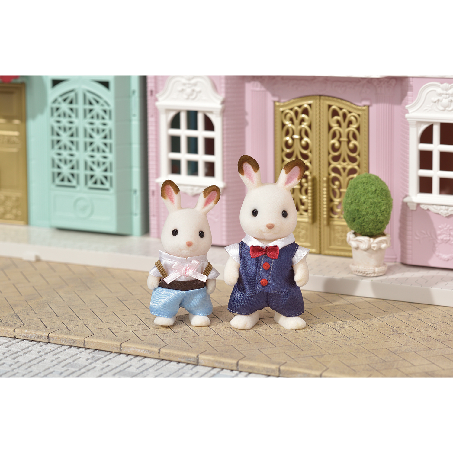 Набор SYLVANIAN FAMILIES TOWN Series Модные костюмчики (тёмно-синее, светло-голубое) - фото 5