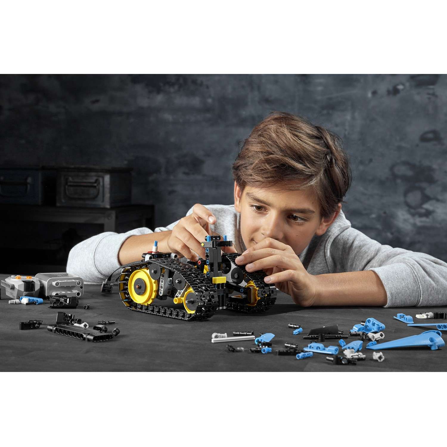 Конструктор LEGO Technic ДУ Скоростной вездеход 42095 - фото 14