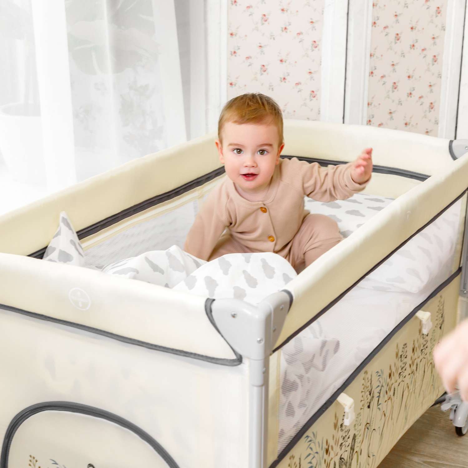 Кроватка для путешествий Baby Bjorn (манеж-кровать) серебристая