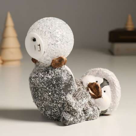 Сувенир Sima-Land керамика свет «Пингвин в новогоднем колпаке с большим снежком» 12 6х8 3х8 6 см