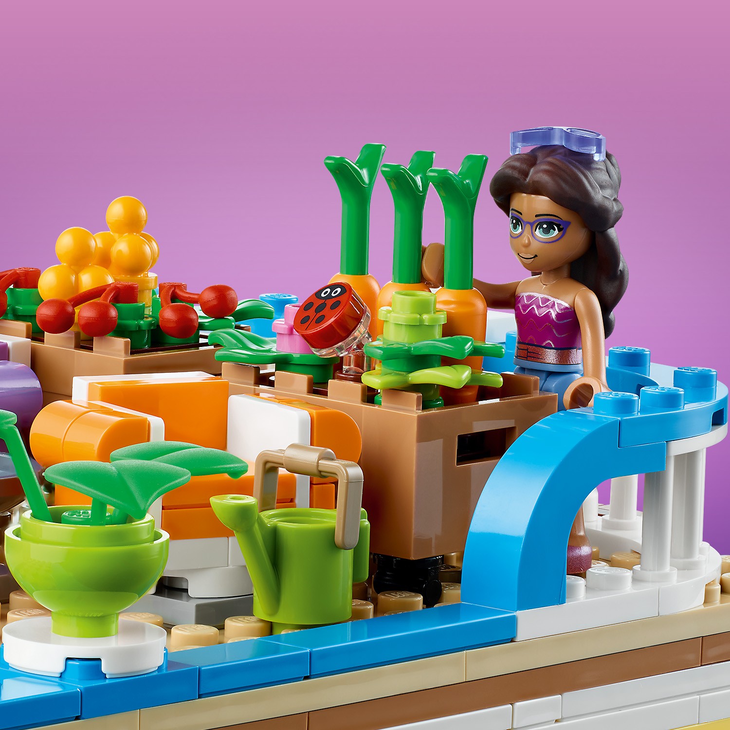 Конструктор LEGO Friends Плавучий дом на канале 41702 купить по цене 5499 ₽  в интернет-магазине Детский мир