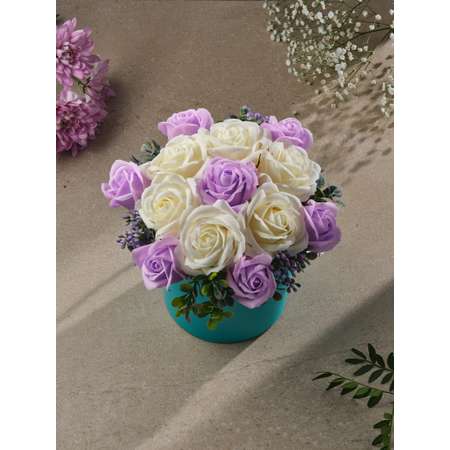 Сувенирное мыло SKUINA Цветочная композиция 13 бело-фиолетовых роз