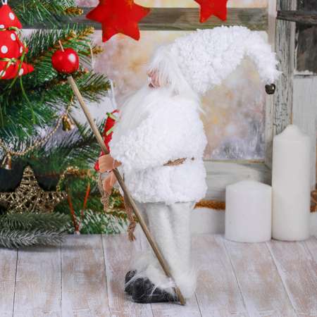 Дед мороз Зимнее волшебство «В белой шубке с посохом» 28 см