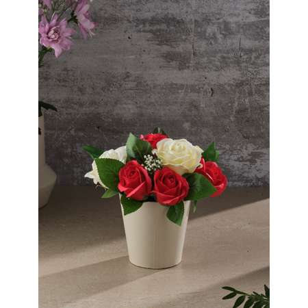 Сувенирное мыло SKUINA Цветочная композиция из 9 красно-белых роз