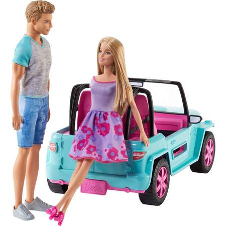 Набор игровой Barbie Семья Барби и Кен на машине GHT35