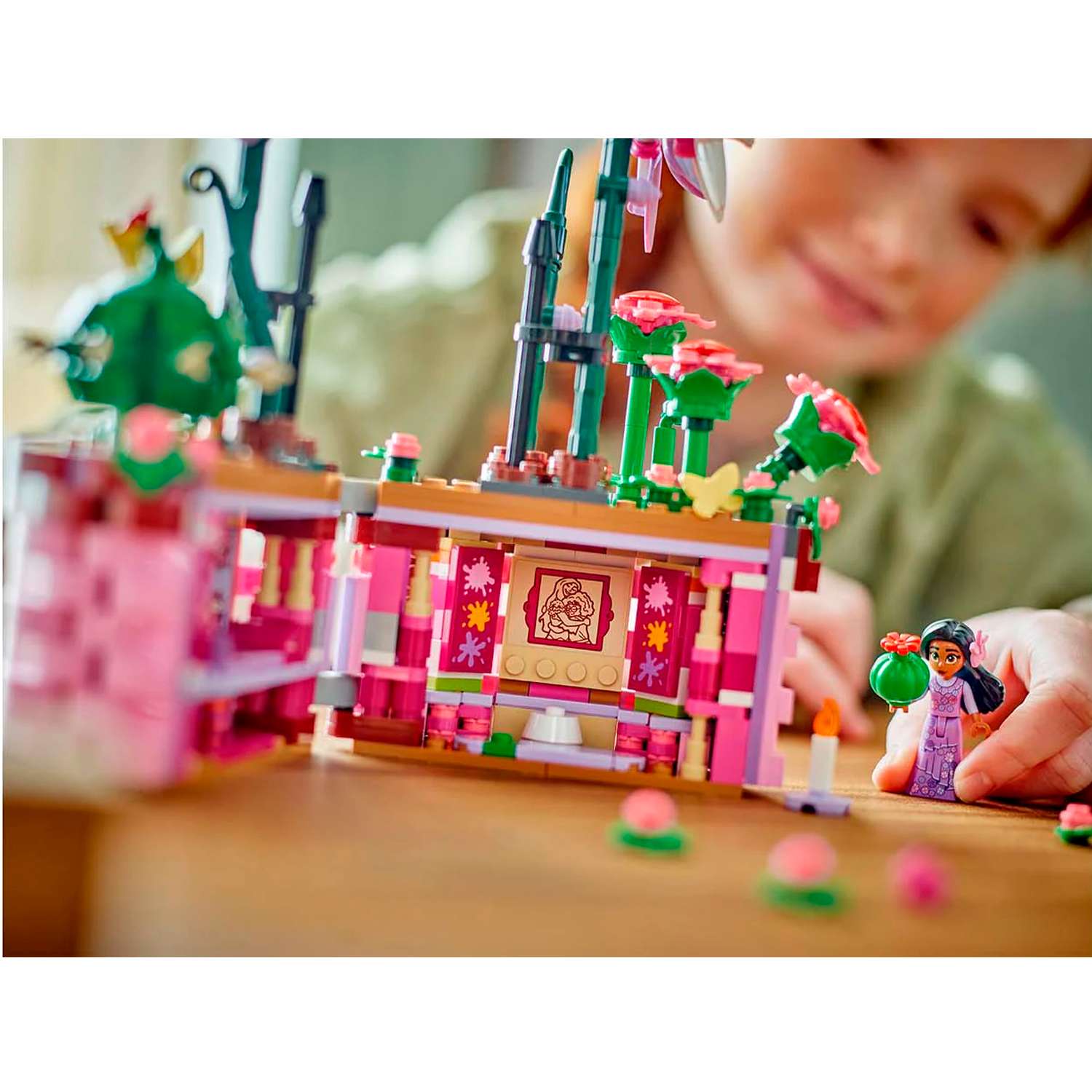 Конструктор детский LEGO Princess Цветочный горшок Изабеллы 43237 - фото 8